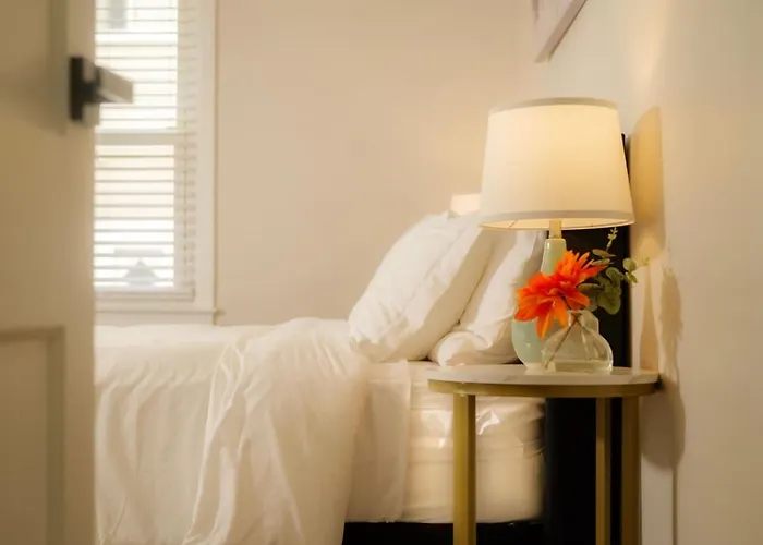 Heights Haven On Paris - 2bd *