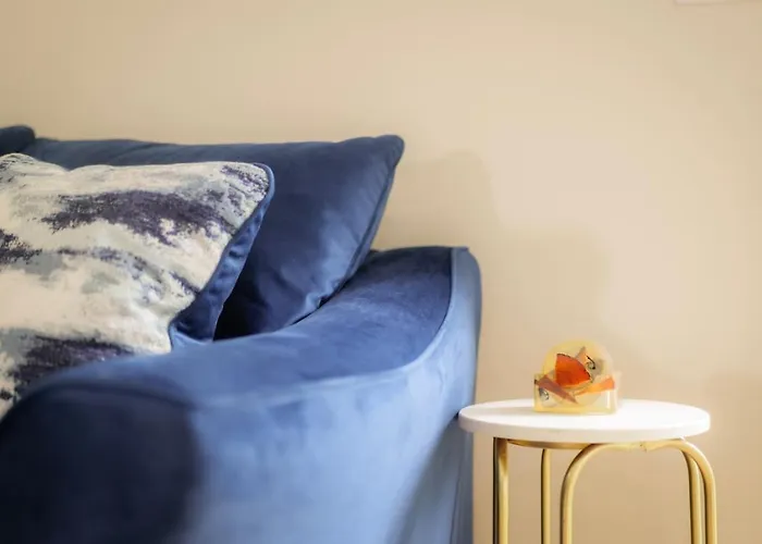 Heights Haven On Paris - 2bd *