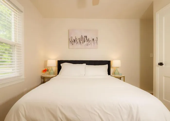 Heights Haven On Paris - 2bd Peoria Heights