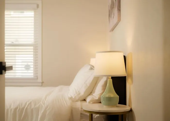 Heights Haven On Paris - 2bd Peoria Heights