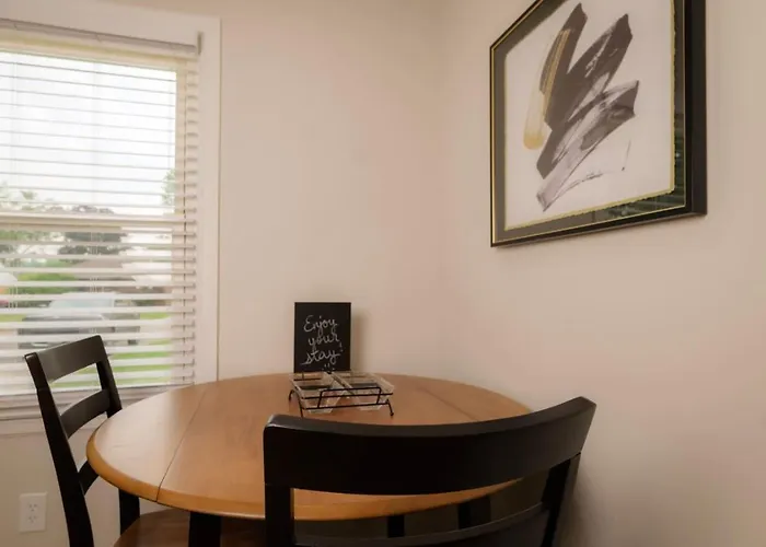 Heights Haven On Paris - 2bd Holiday home *