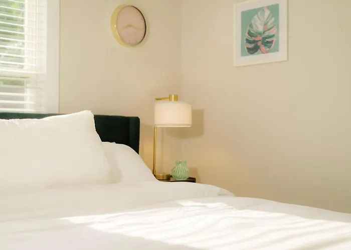Heights Haven On Paris - 2bd Holiday home