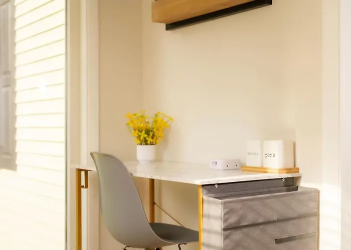 Heights Haven On Paris - 2bd *